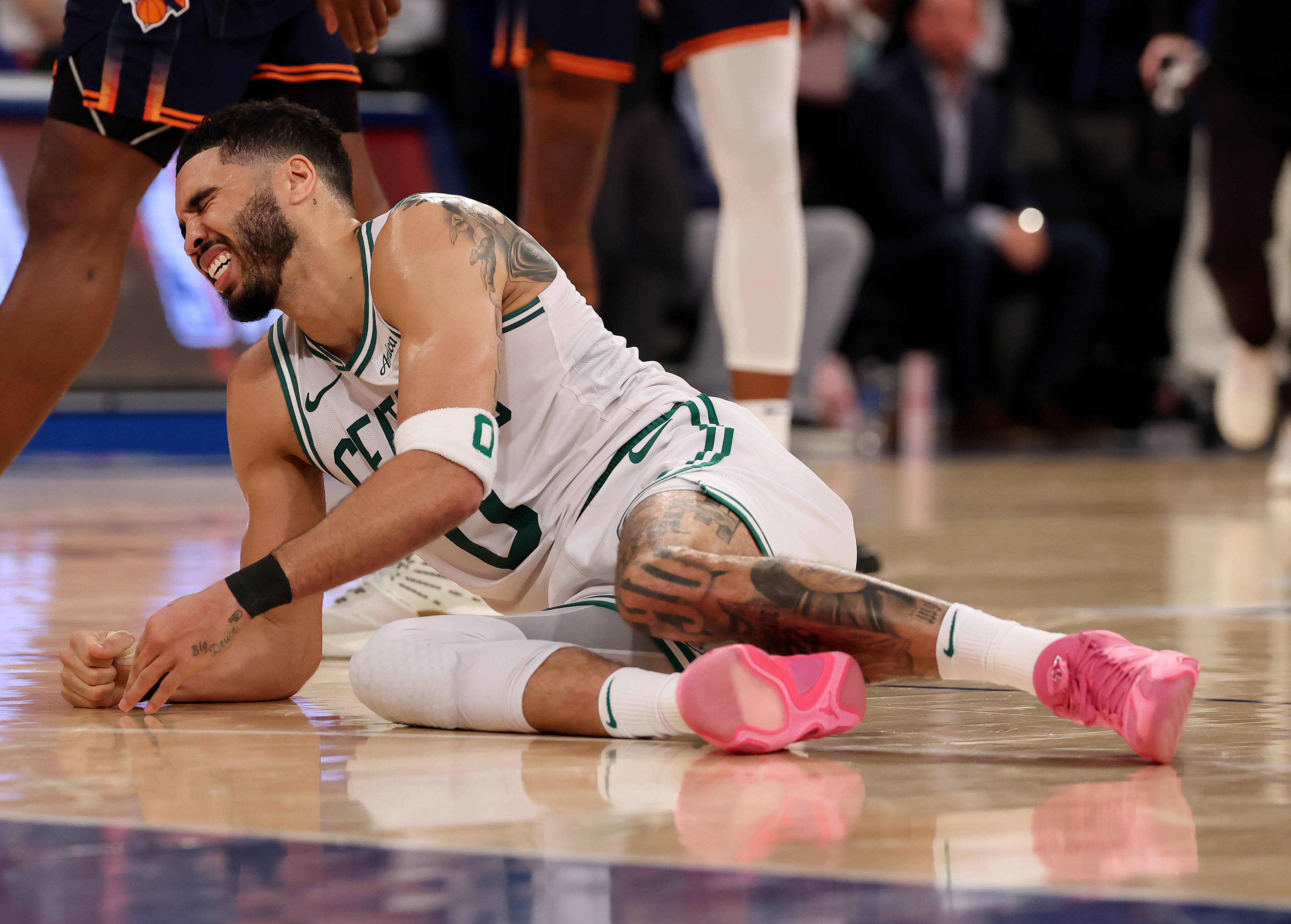 塔图姆连续十场比赛得分超过爆冷，快船挑战极限！(塔图姆nba)