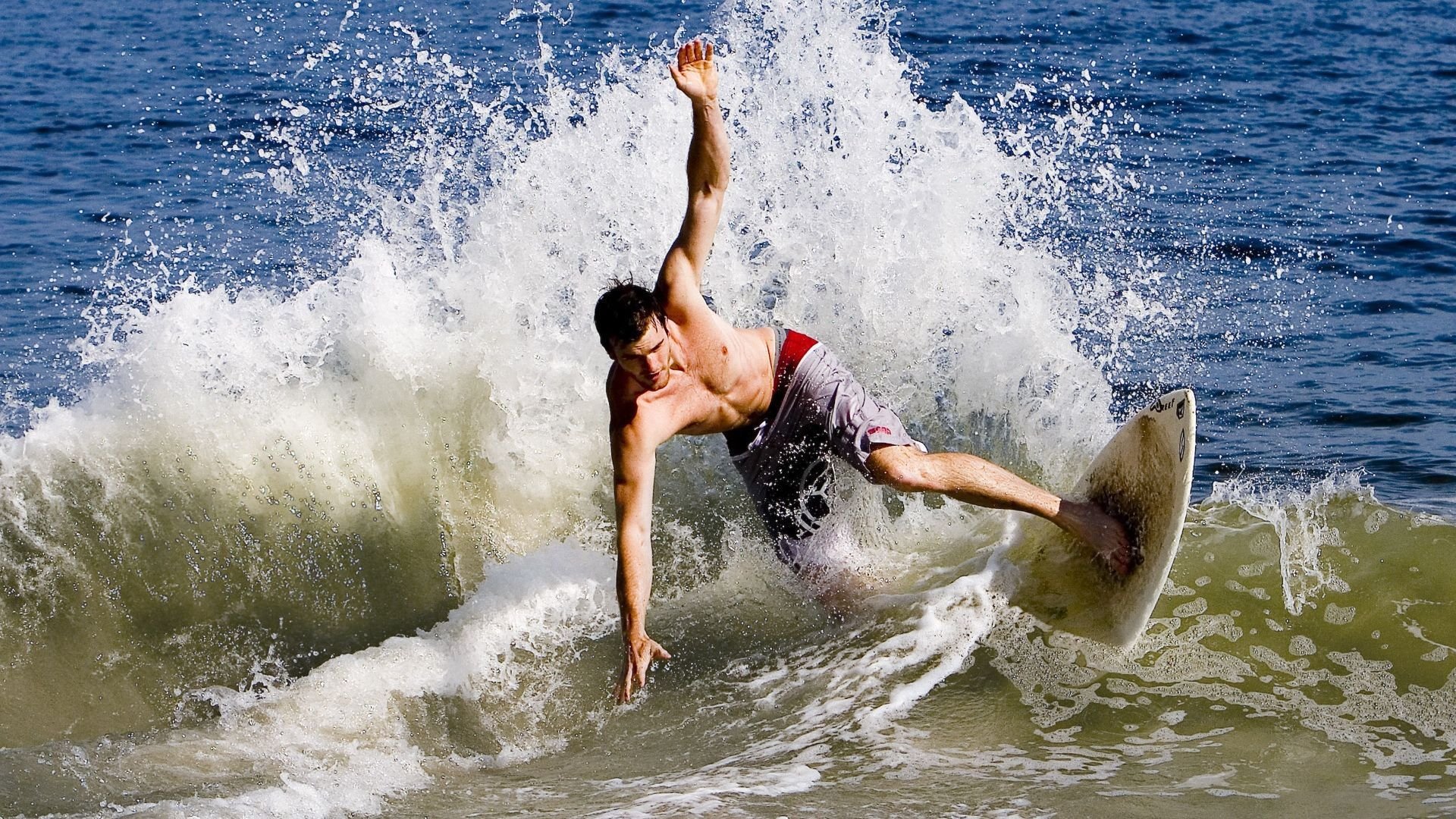 篮球赛场焦点！英格兰队对阵韩国队，体能极限考验，赛场硬仗一触即发